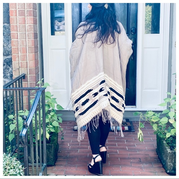 ✨LAST ONE✨ GORGEOUS BOHO PONCHO BLANKET SHAWL - Picture 6 of 7